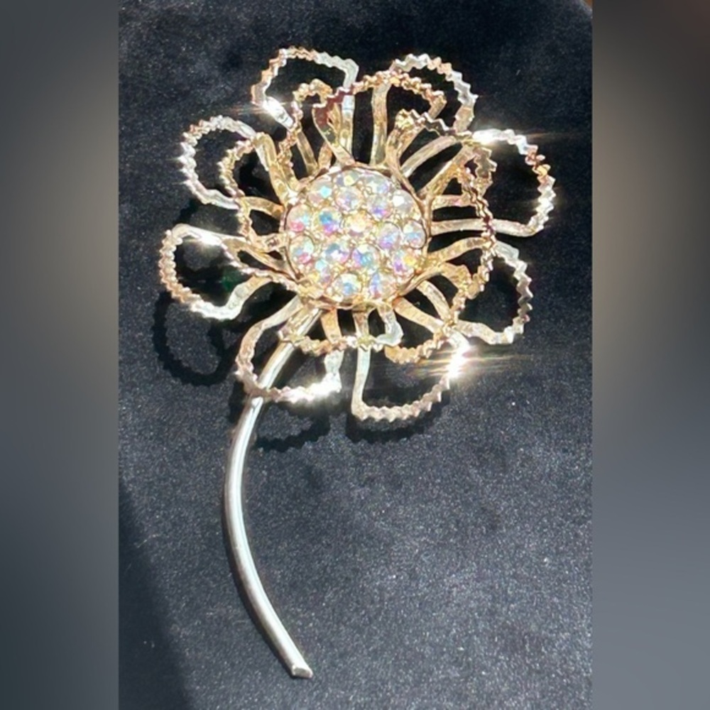 Sarah Coventry Allusion Filigree Flower Aurora Borealis Crystal Vintage Brooch